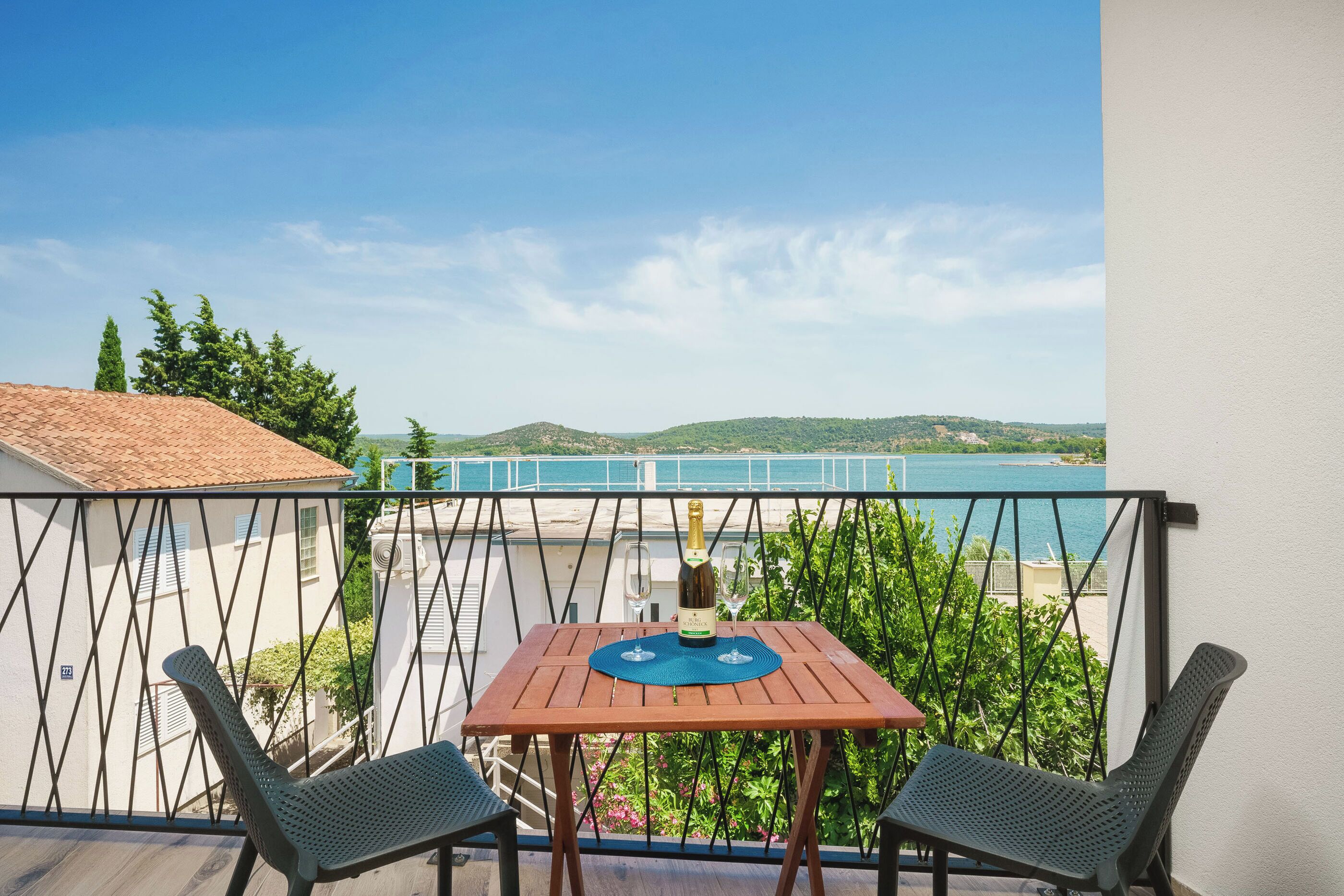 Apartment (A3) | Balcony