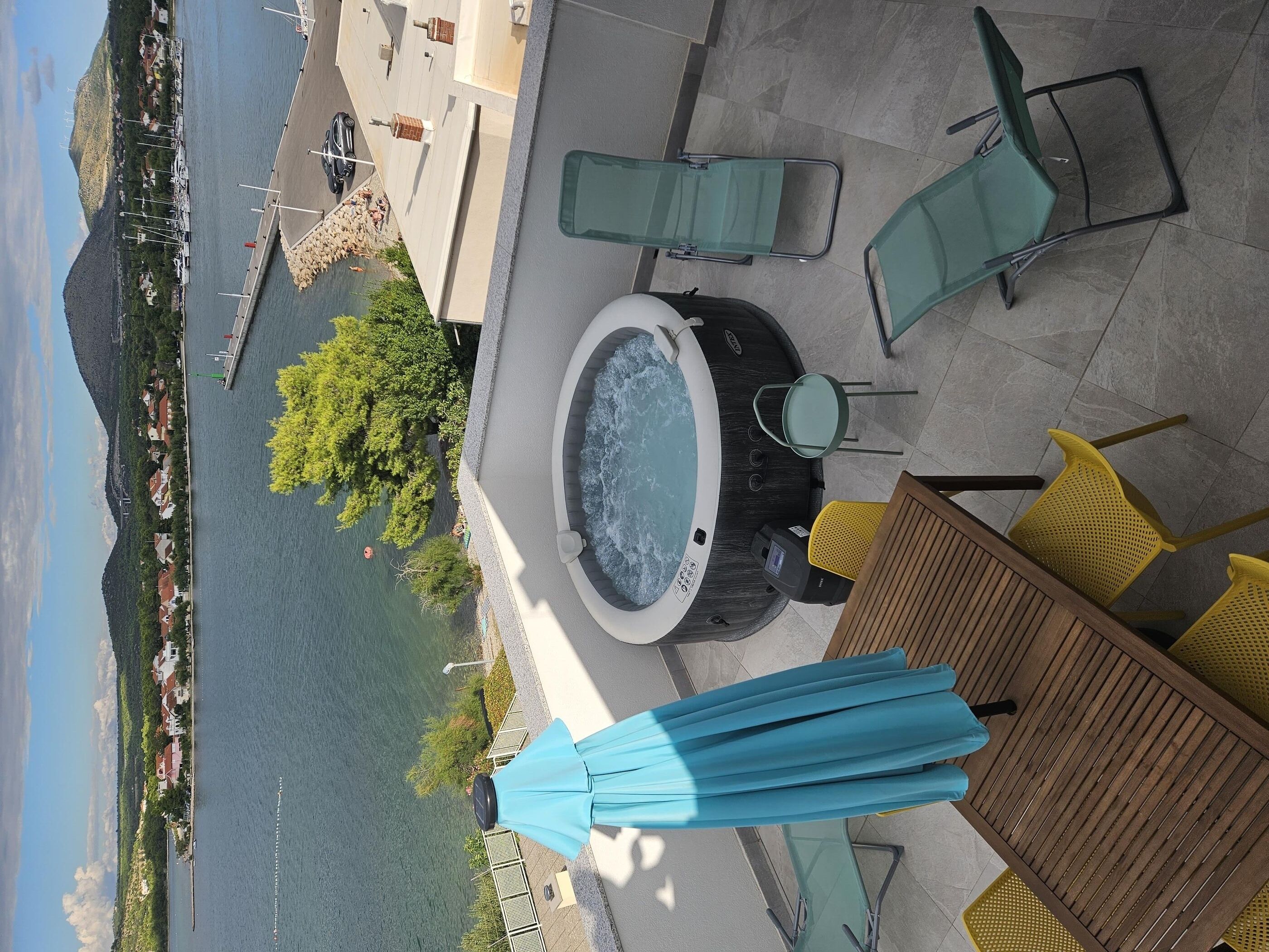 Apartment (A4) | Outdoor dining