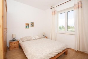 House | Free WiFi - House MG (Skradin)