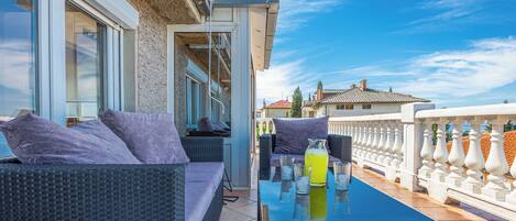 อพาร์ทเมนท์ (A2) | ระเบียง