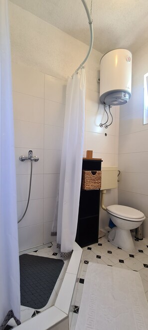Apartment (A1) | Bathroom - Apartment Bosiljak (Jelsa)