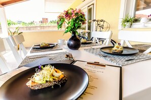 Déjeuner (15 EUR par personne)