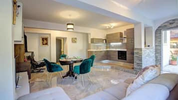 Apartment (A2) | Living room