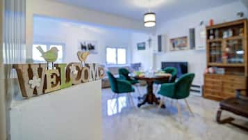 Appartement (A2) | Woonkamer