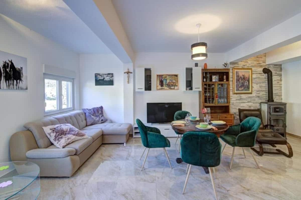 아파트 (A2) | 거실