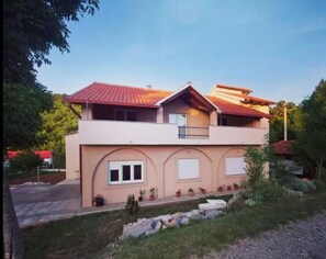 Exterior - Apartments Velebit House (Senj)