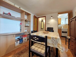 Apartment (A1) | Dining - Apartments Vida (Novi Vinodolski)