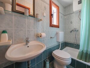 Apartment (A1) | Bathroom - Apartments Vida (Novi Vinodolski)