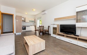 Apartment (A2) | Living room - Apartments Danijela (Dugi Rat)