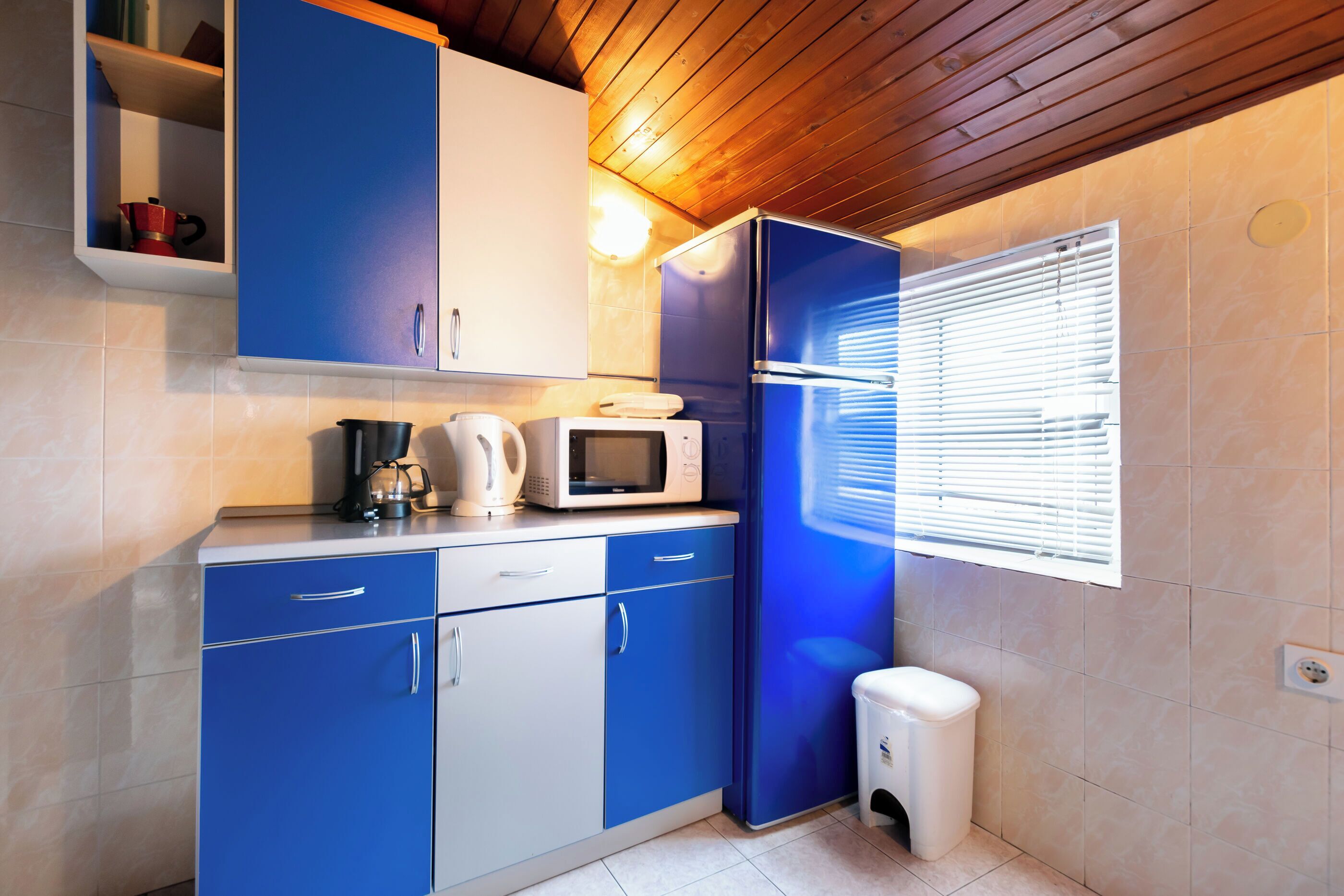 Appartement (A3) | Cuisine privée | Réfrigérateur, four à micro-ondes, un four, surface de cuisson