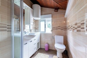 Apartment (A2) | Bathroom | Shower - Apartments Antonija (Rab)