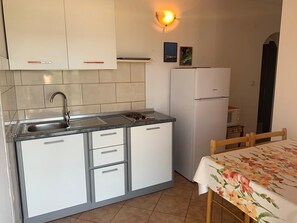 Apartment (A2) | Private kitchen - Apartments and Room Wish (Sibenik)