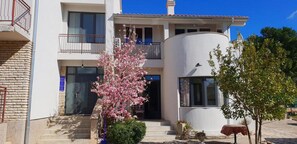 Building design - Apartments and Room Wish (Sibenik)