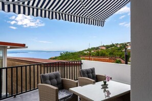 House | Water view - House Villa Nela (Crikvenica)