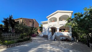 Kiến trúc tòa nhà