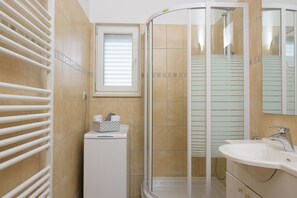 Shower - Apartments Ivan (Okrug)
