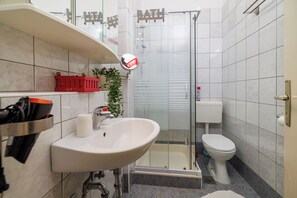 Apartment (A2) | Badezimmer | Dusche
