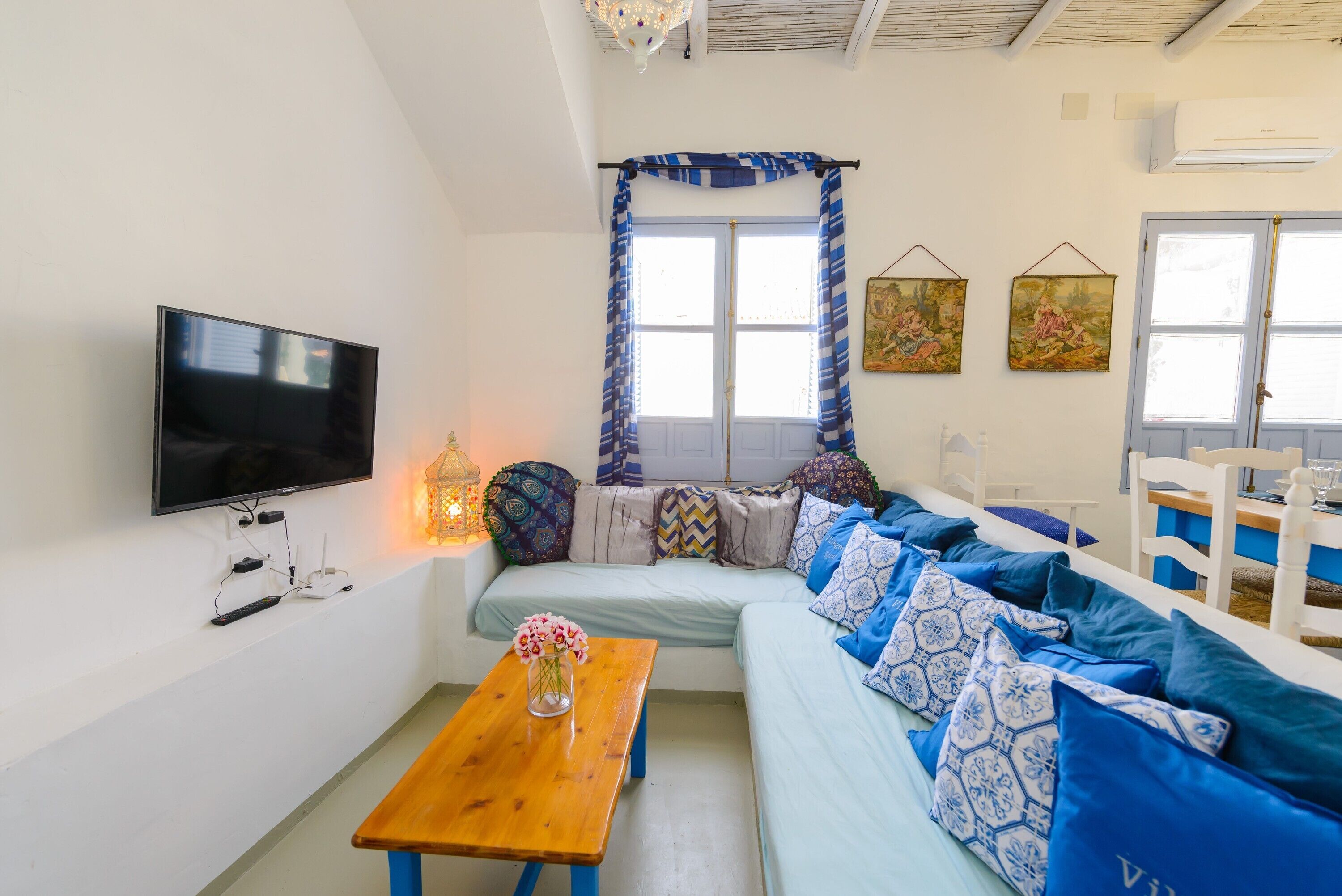 Télévision, cheminée