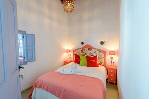 4 dormitoris, planxa i posts de planxar, wifi i roba de llit 