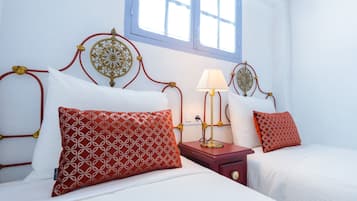 4 dormitoris, planxa i posts de planxar, wifi i roba de llit