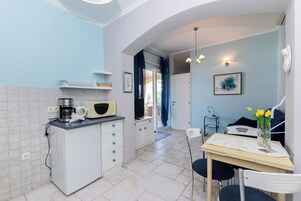 Apartment (A3) | Dining