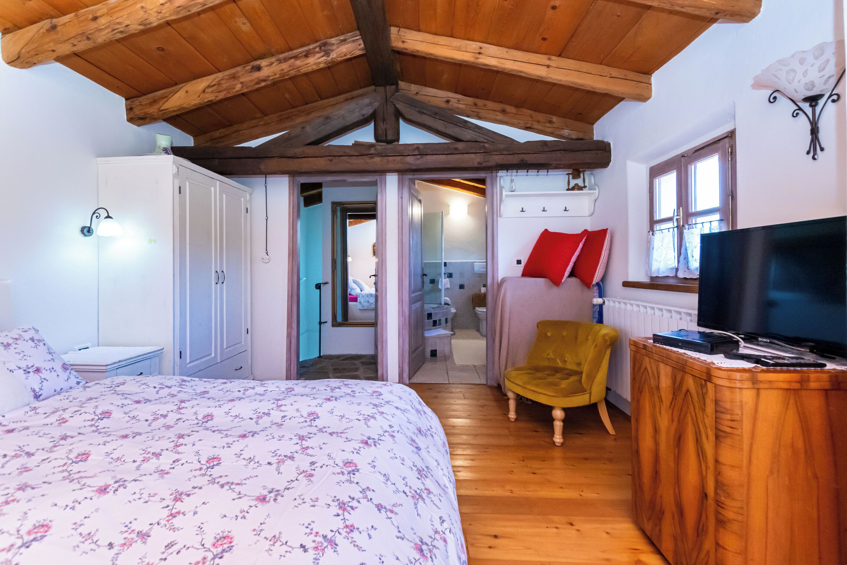 Maison | Coffres-forts dans les chambres, fer et planche à repasser