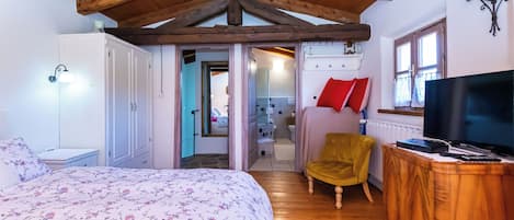 Maison | Coffres-forts dans les chambres, fer et planche à repasser