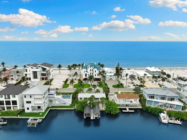 Exterior - Bayfront Cottage - Private Dock + Steps to Beach (Bonita Springs)