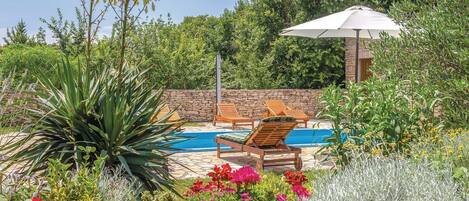 Piscine couverte, piscine extérieure