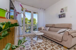 Apartment (A1) | Living room - Apartment Mare (Trogir)