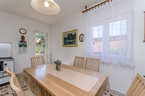 Apartment (A1) | Speisen