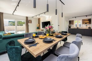 House | Dining - House Kety (Baska)