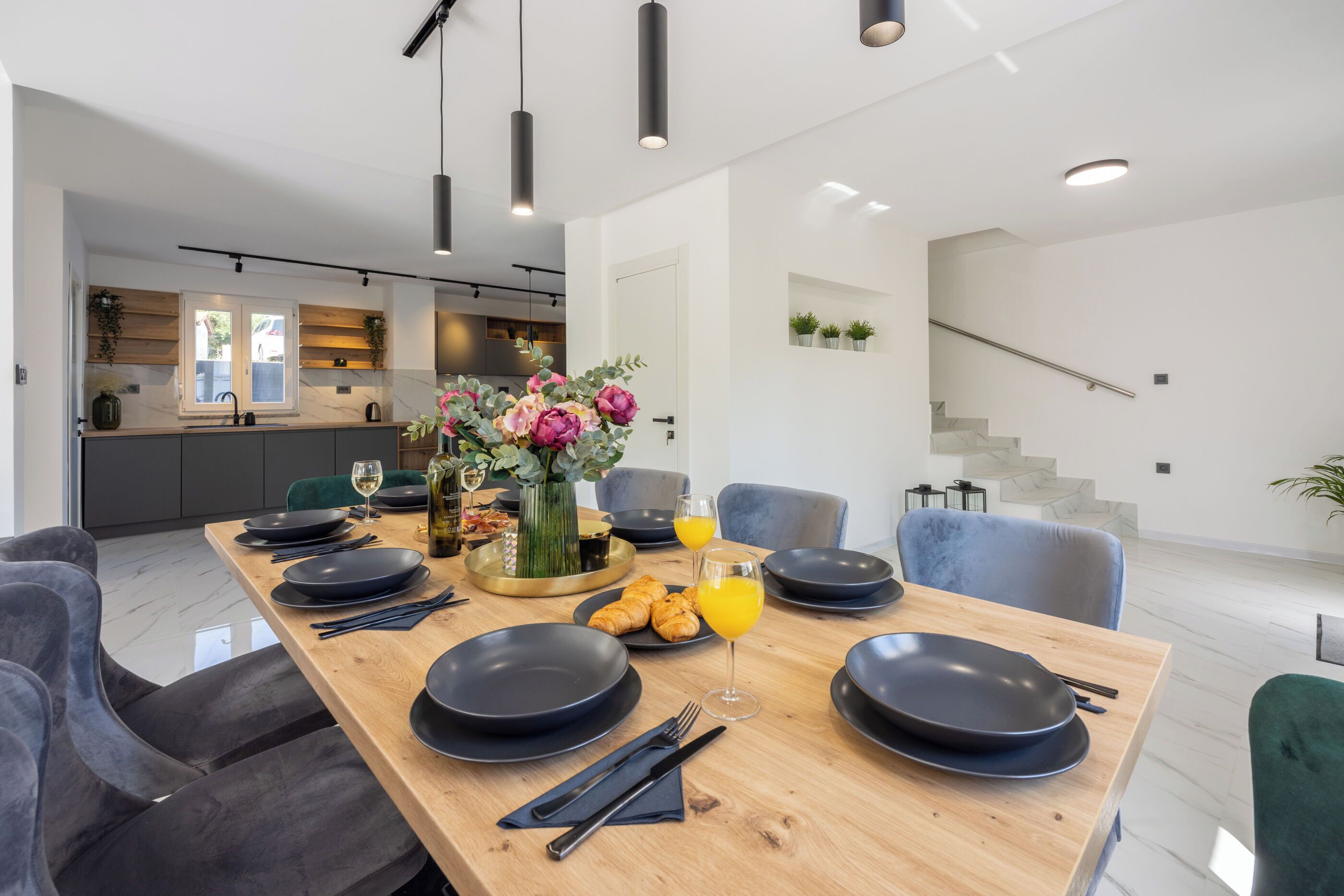 House | Dining