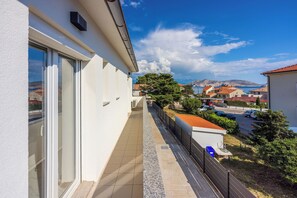 House | Balcony - House Kety (Baska)