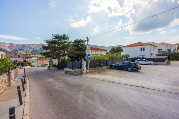 Free self parking - House Kety (Baska)