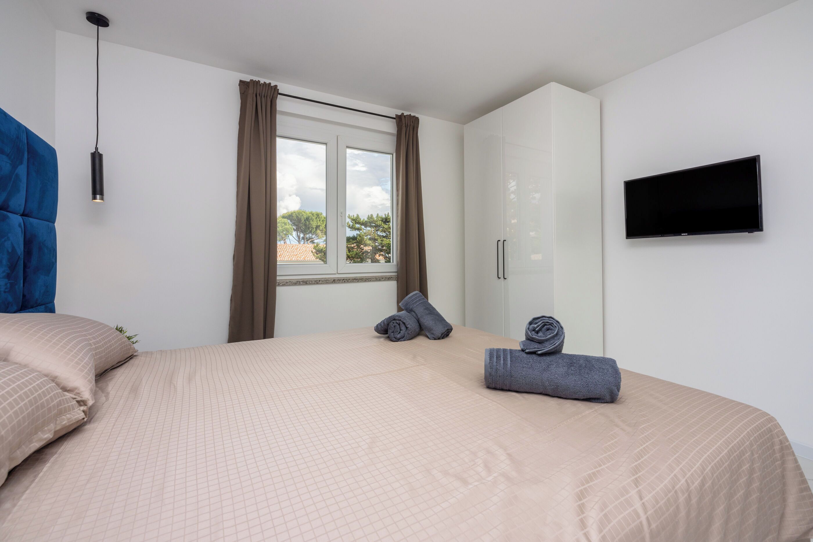 House | Iron/ironing board, free WiFi