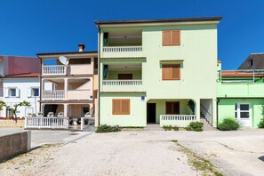 Building design - Apartments Mario (Lopar)