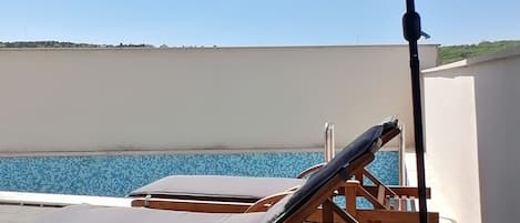 VÀrdeförvaringsskÄp pÄ rummet, strykjÀrn/strykbrÀda och gratis wi-fi