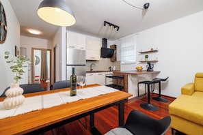 Appartement (A1) | Cuisine privée | Réfrigérateur, un four, surface de cuisson, lave-vaisselle