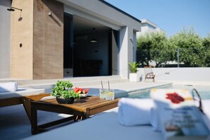 屋外プール、温水プール