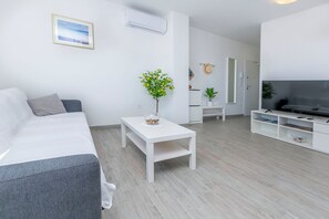 Apartment (A2) | Living room - Apartments Tonka (Primosten)