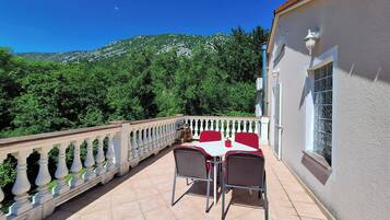 Apartment (A1) | Balcony