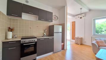 Apartment (A1) | Private kitchen | Fridge, oven, stovetop, espresso maker