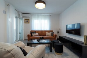 Apartment (A1) | Living room - Apartment Vaya (Okrug)