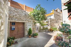 Building design - House Hidden Beauty (Tribunj)