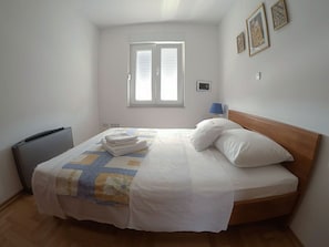 Apartment (A2) | Peti besi dalam bilik, Wi-fi percuma 