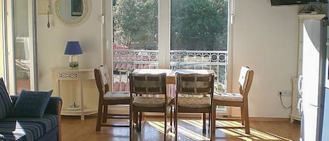 Apartment (A2) | Living room