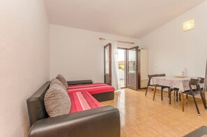 Apartment (A2) | Living room - Apartments Rusan (Vodice)