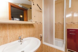 Apartment (A1) | Bathroom | Shower - Apartments Rusan (Vodice)