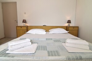 Apartment (A1) | Iron/ironing board, free WiFi - Apartments Good (Makarska)